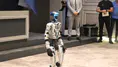 Belediyede yeni dönem: MEGA isimli insansı robot mesaiye başladı