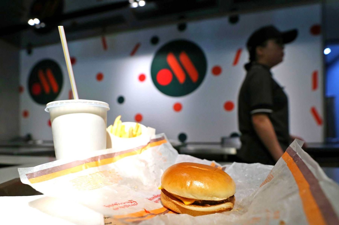 Rusya'nın yeni 'McDonald's'ı küflü hamburgerler sattı!