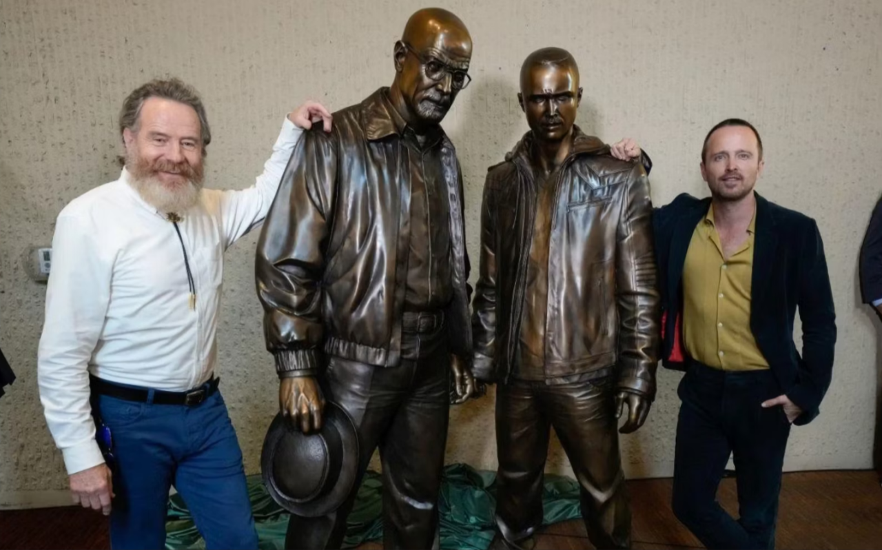 Breaking Bad heykelleri tartışma konusu oldu: "Meth yapanları yüceltiyor"