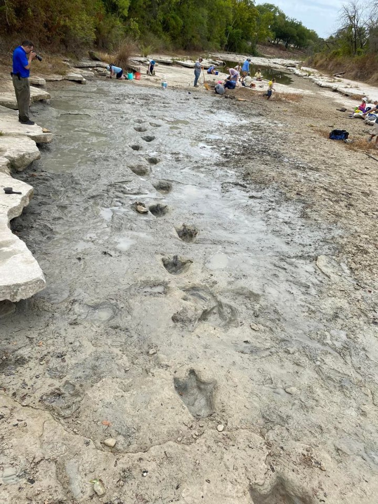 Kuraklık dinozor izlerini ortaya çıkardı!