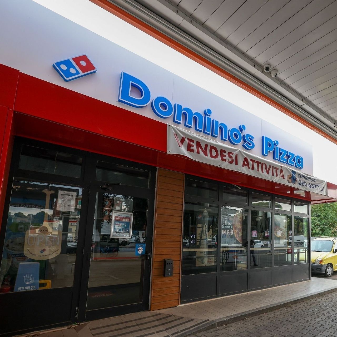 İtalyanlar Domino's Pizza'yı kapı dışarı etti!