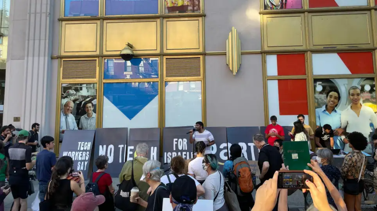 İsrail’in Nimbus Projesi’ni protesto etmek için Google ve Amazon işçileri sokaklara akın etti!