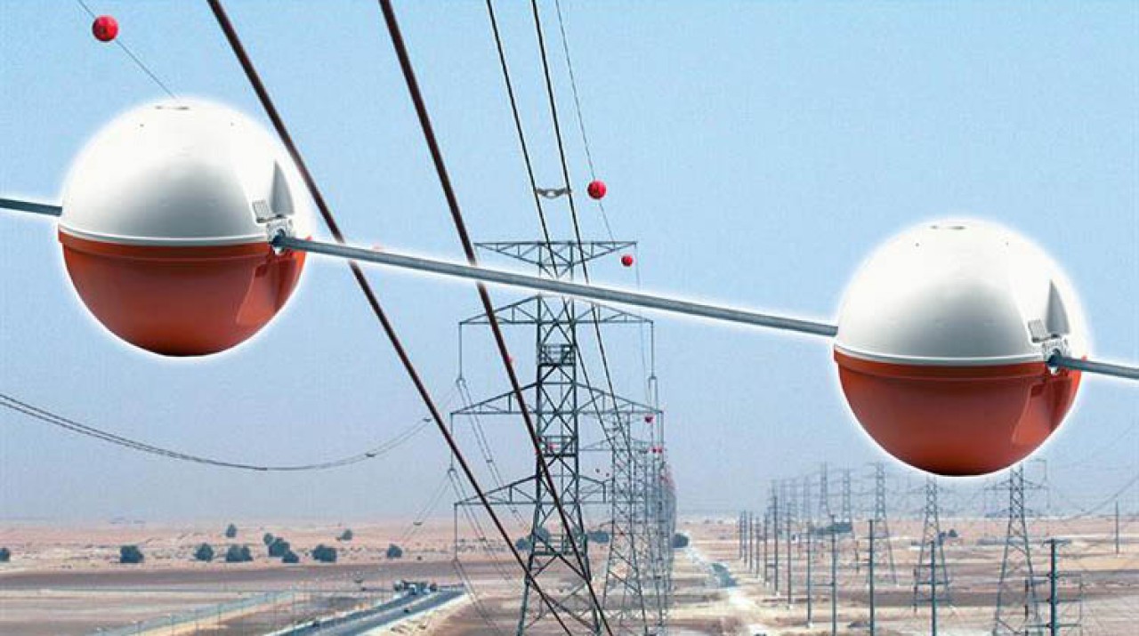 Elektrik hatlarında gördüğünüz o büyük renkli toplar nedir? Ne işe yarıyor?