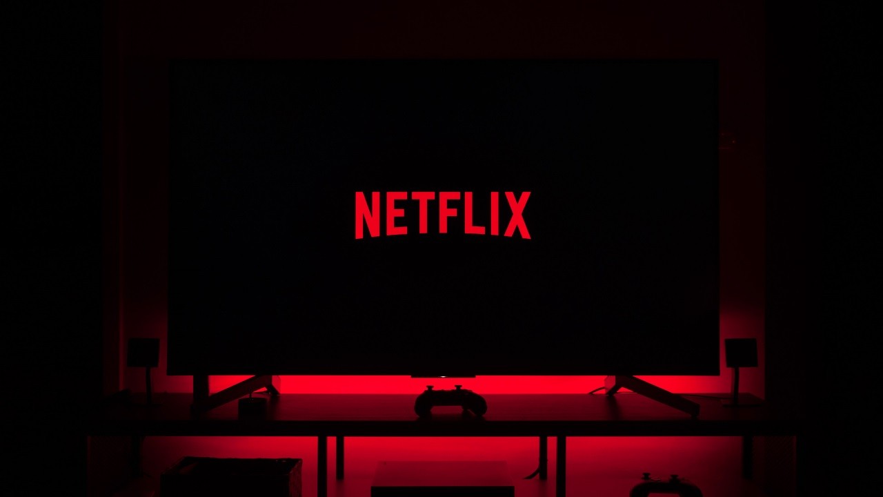 Reklamlı Netflix paketi 12 ülkede kullanıma sunuldu