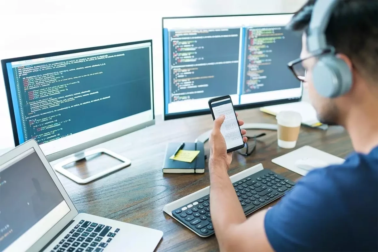 "Türkiye bir yılda 30 bin yazılımcı kaybetti": Peki neden yurt dışına gidiyorlar?