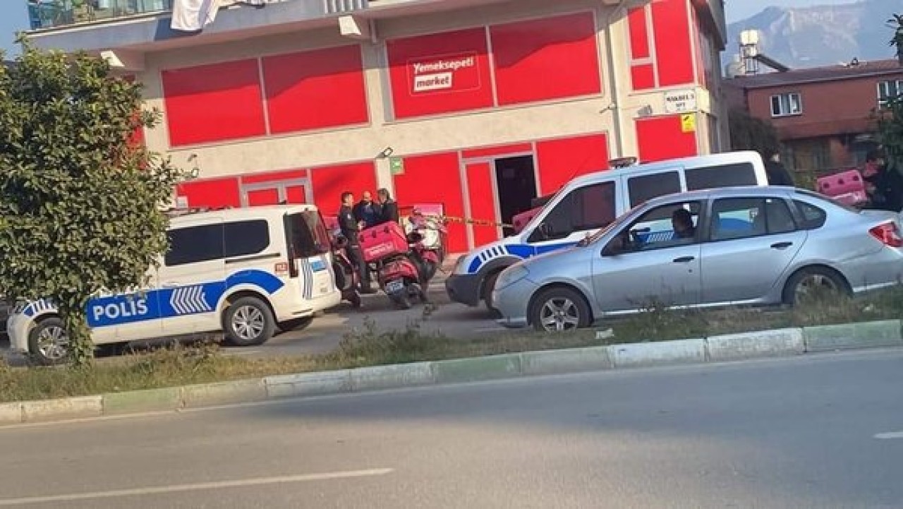 Yemek siparişi geciken müşteri,  kuryeyi yaralayıp intihar etti
