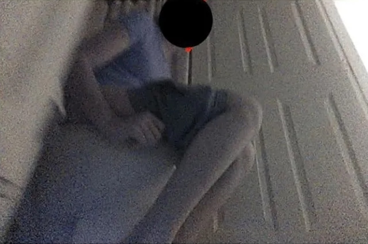 Tuvaletteyken robot süpürge tarafından kaydedilen kadının fotoğrafları internete yayıldı!