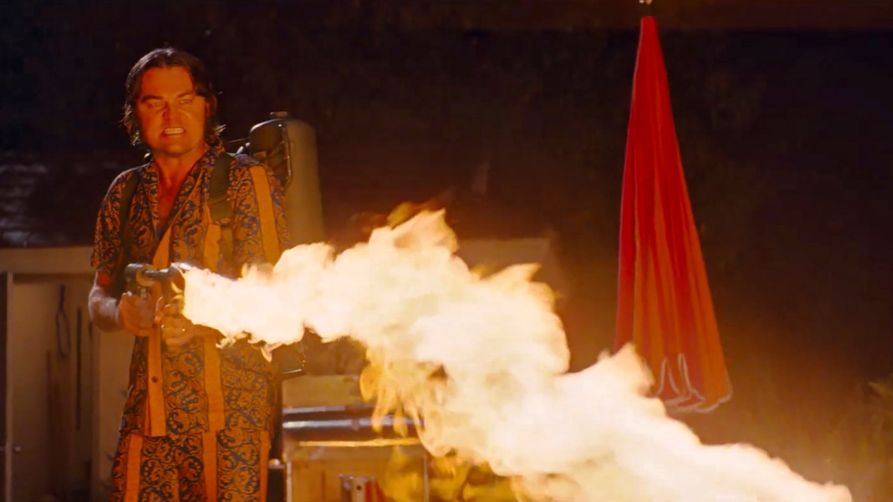 Leonardo DiCaprio,  film çekiminin sırasında bir dublörü gerçekten ateşe vermiş!