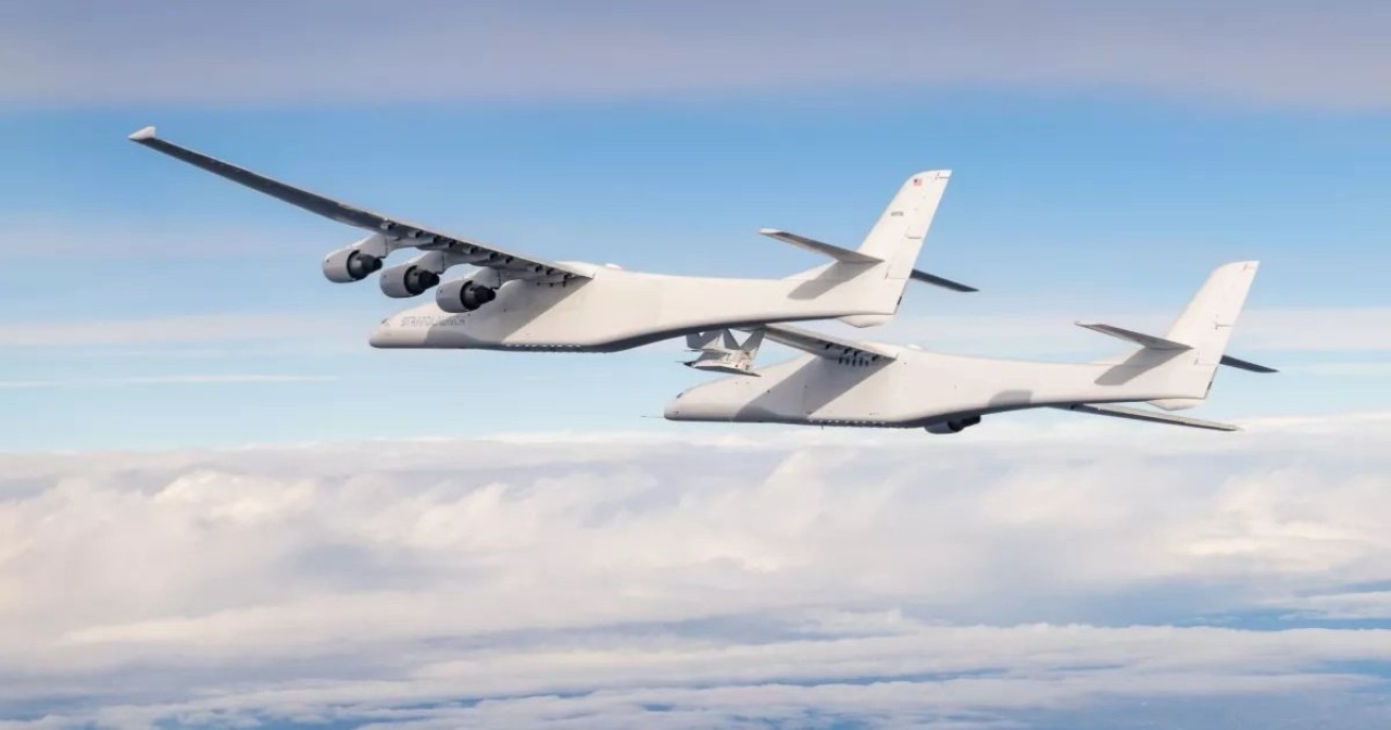 Dünyanın en büyük uçağı rekor kırdı! 6 saat boyunca uçtu