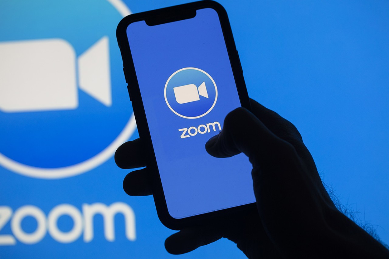 Zoom ve Google Meet gibi online toplantı uygulamaları sağlığı tehlikeye atıyor!
