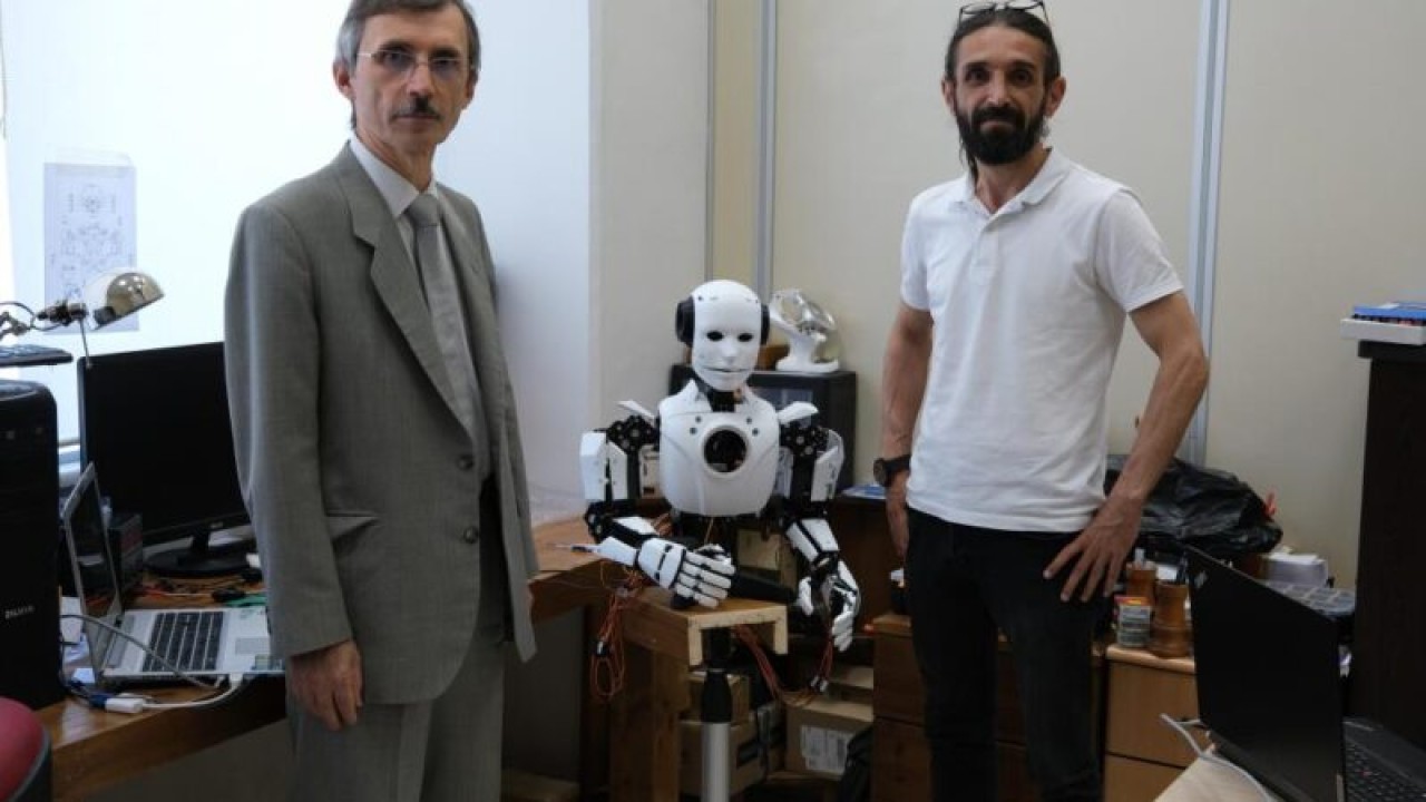 Bursa’nın insansı bionik robotu!