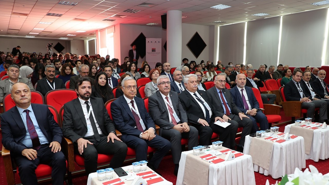 Kentsel Dönüşüm ve Sürdürülebilir Şehirler Çalıştayı