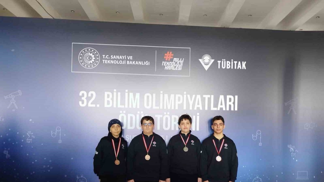 Manisalı öğrencilerden Bilim Olimpiyatlarında 1 gümüş 3 bronz madalya