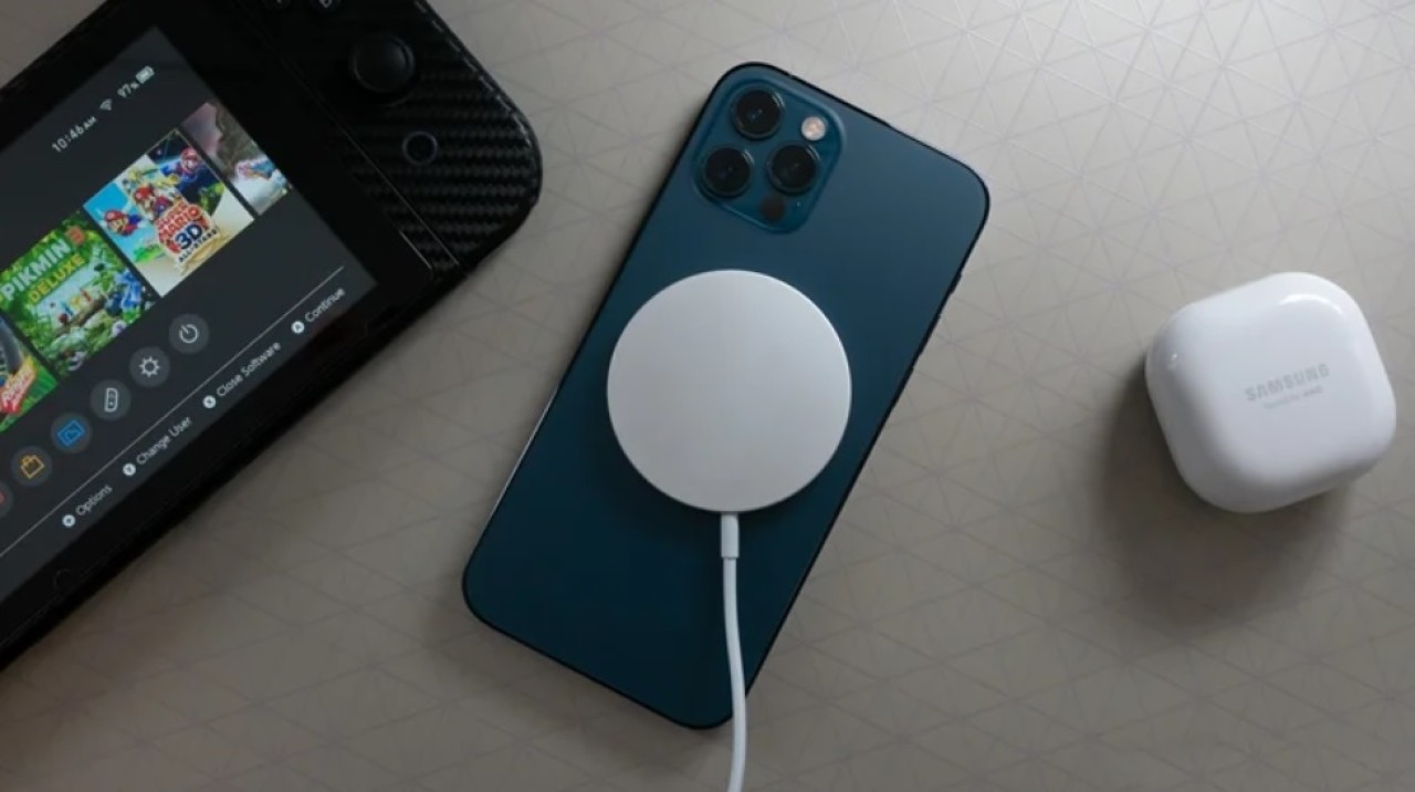 Apple'dan yeni aksesuar! MagSafe'e benzer yeni şarj