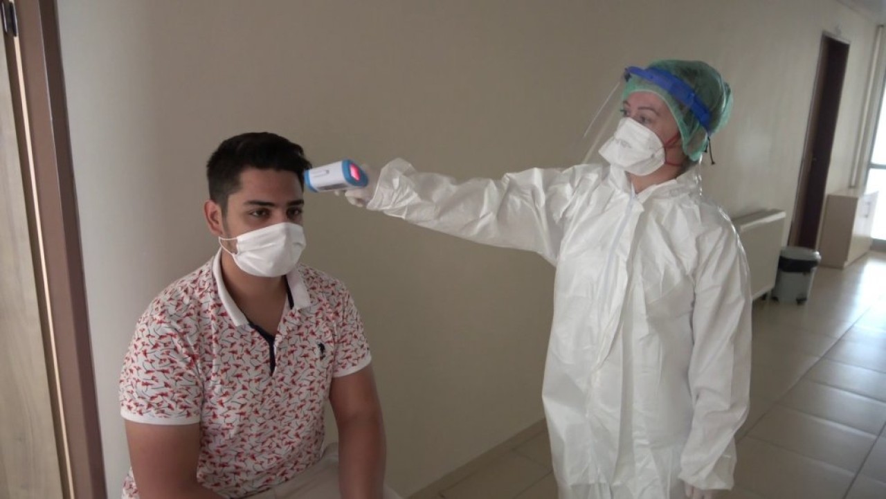 Bilim Kurulu üyesi,  vaka sayıları azalmazsa alınacak önlemleri açıkladı!