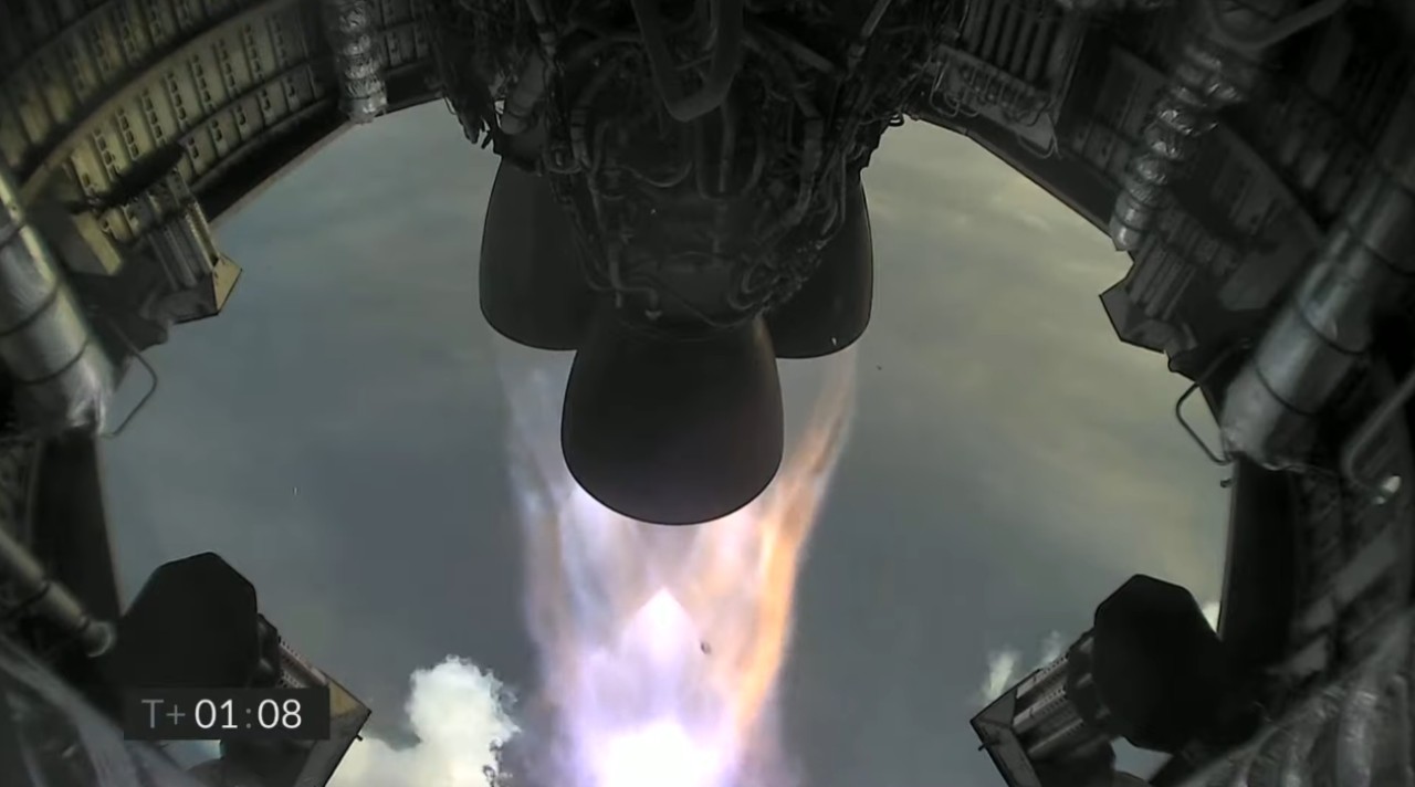 SpaceX'in roketi dördüncü denemede de infilak etti!