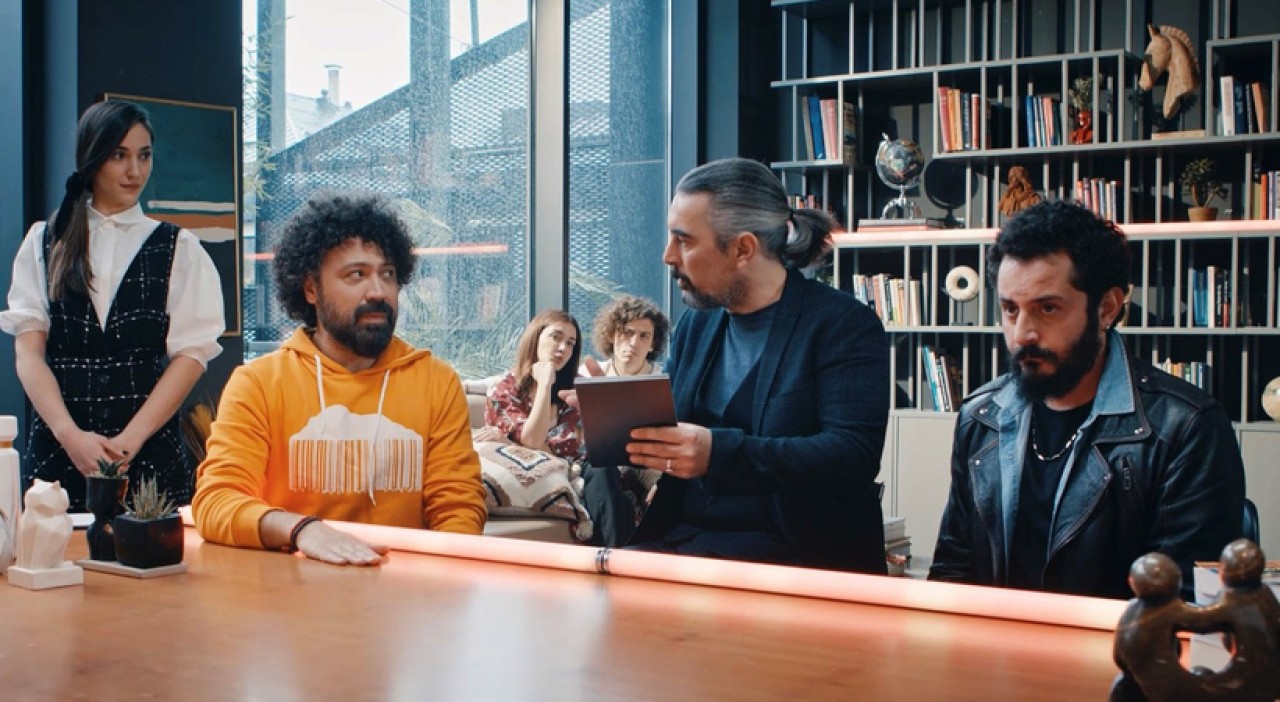 BluTV'nin yeni komedi dizisi Acans'tan ilk fragman geldi!