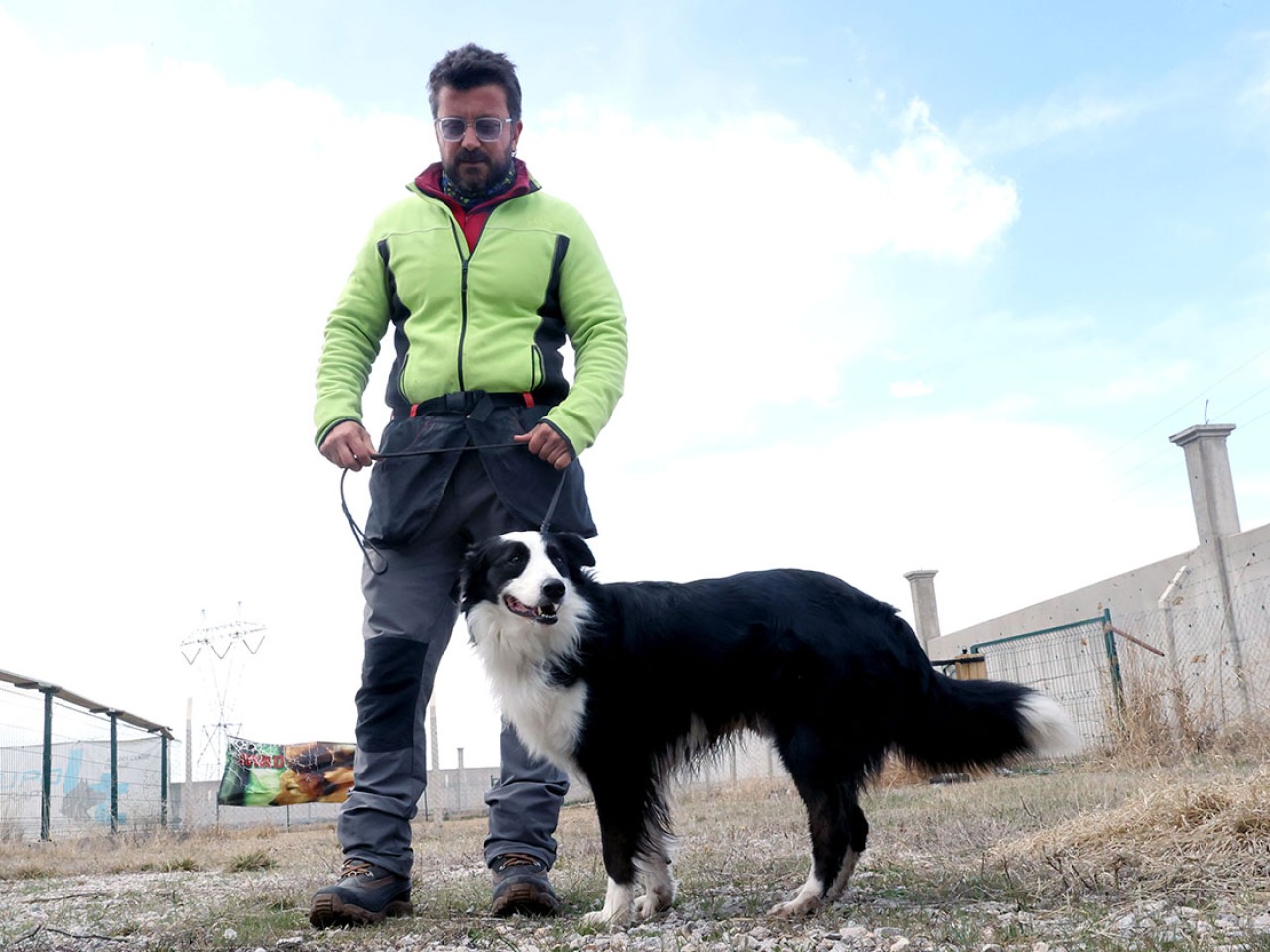 Türkiye’de bir ilk! Koronavirüs vakalarını tespit edebilen köpek yetiştirildi!