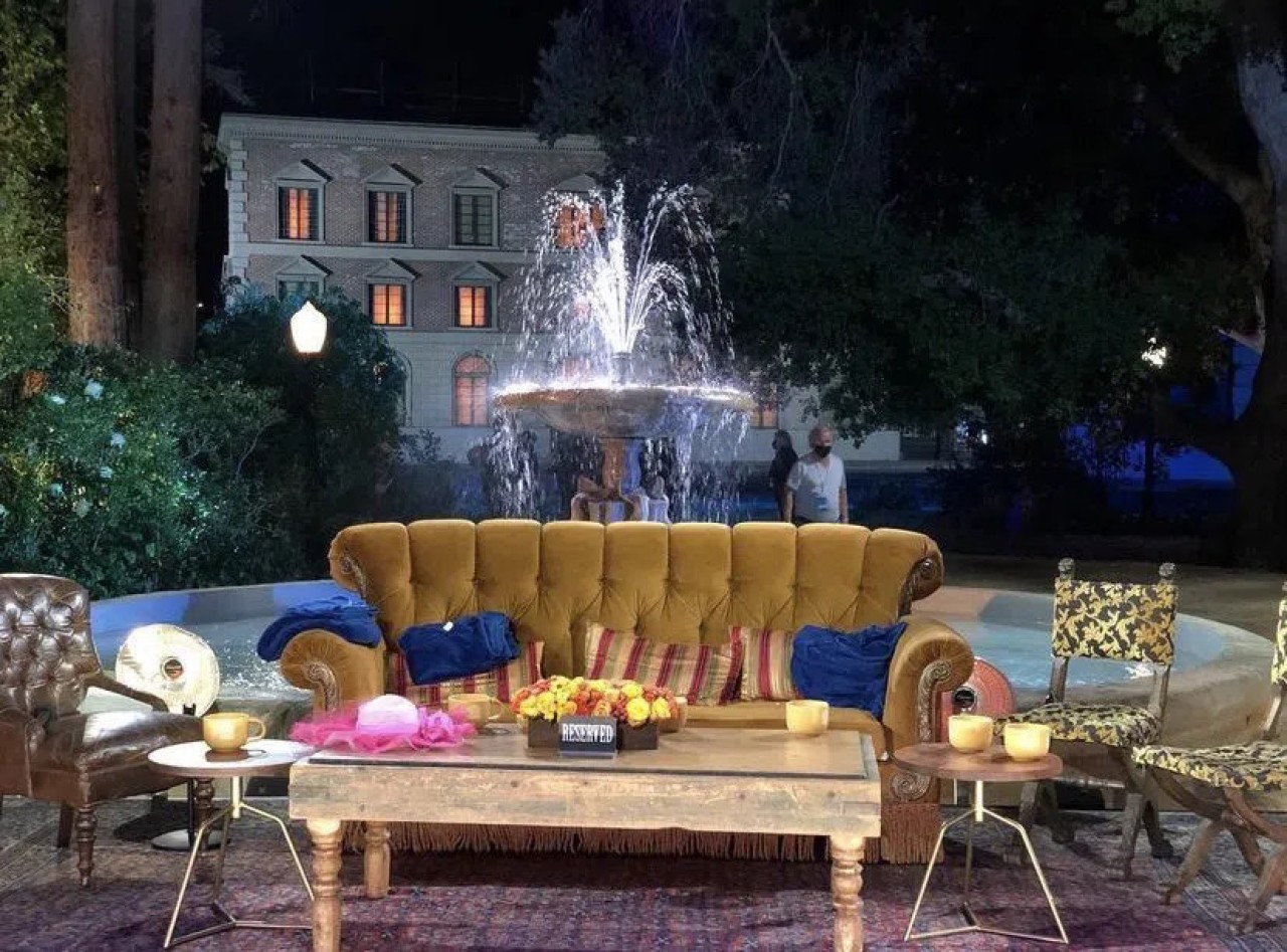 Friends dizisinin özel bölümünün çekimleri başladı! İşte setten ilk görseller...