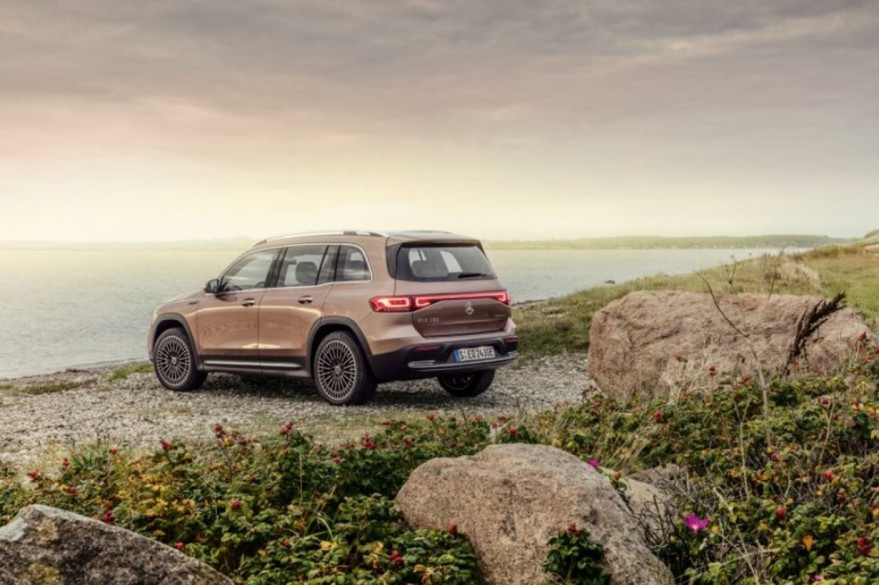 Mercedes-Benz elektrikli SUV'u EQB'yi duyurdu