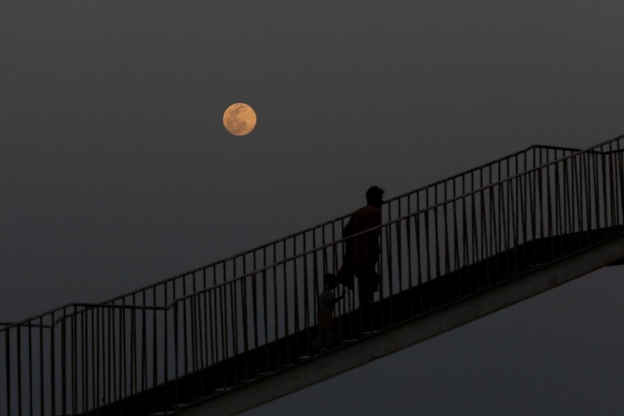 2021 yılının ilk Süper Ay'ı göz kamaştırdı...