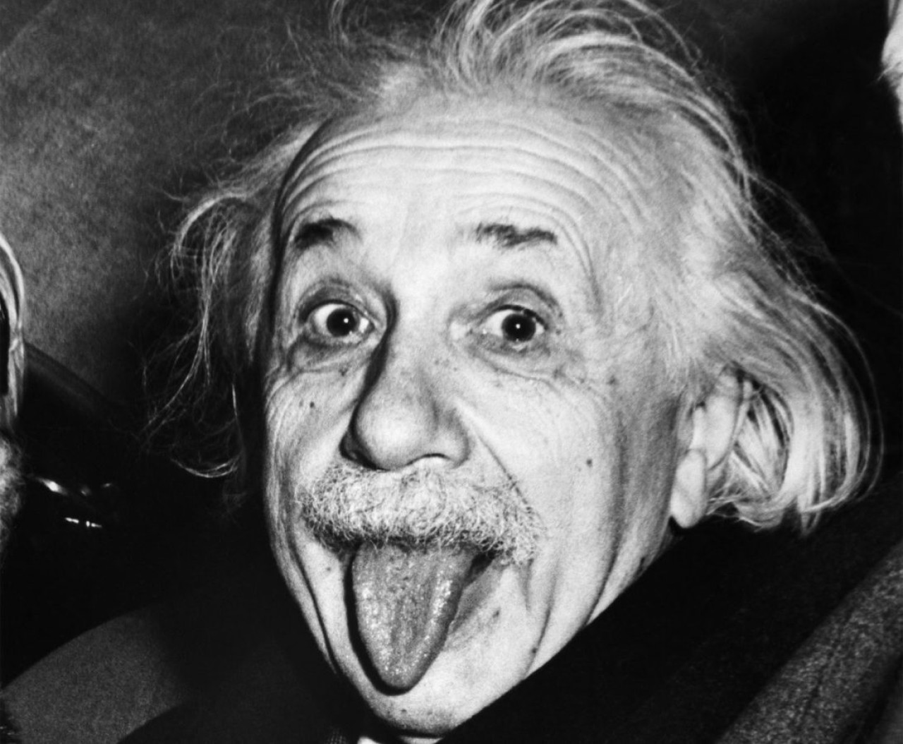 Albert Einstein ile sohbet etmek ister misiniz? İşte yapay zekanın son ürünü!