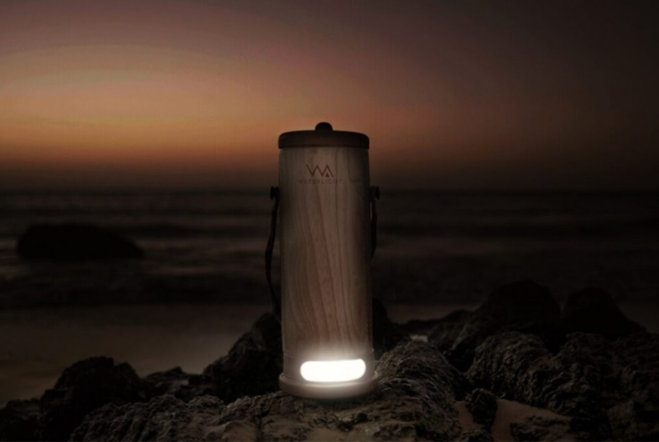İdrar ve tuzlu su ile şarj olabilen WaterLight