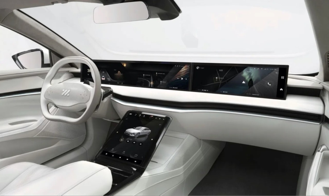 Bu elektrikli otomobil kablosuz şarj özelliğine sahip! Evet yanlış duymadınız...