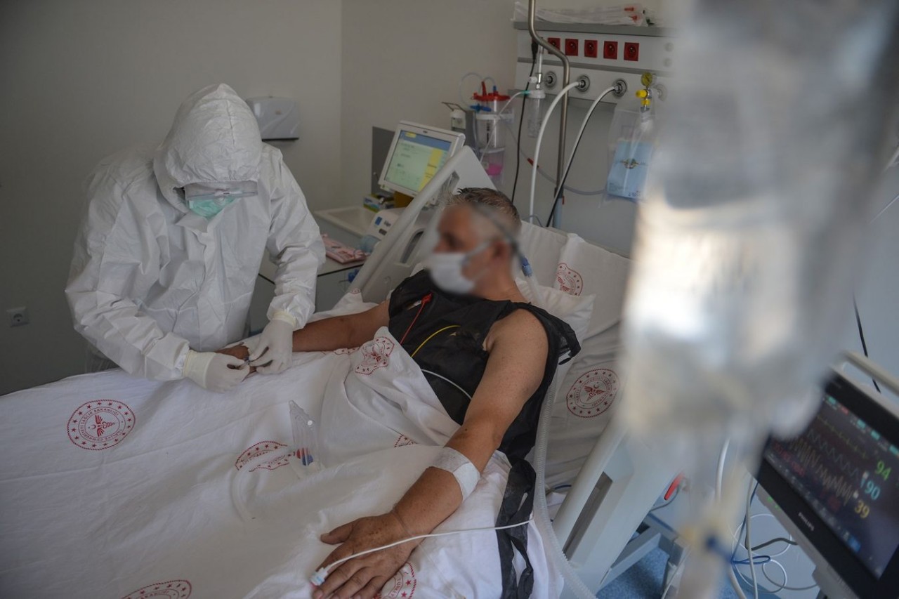 Koronavirüsü atlatan her 10 kişiden birinde solunum yetmezliği devam ediyor!