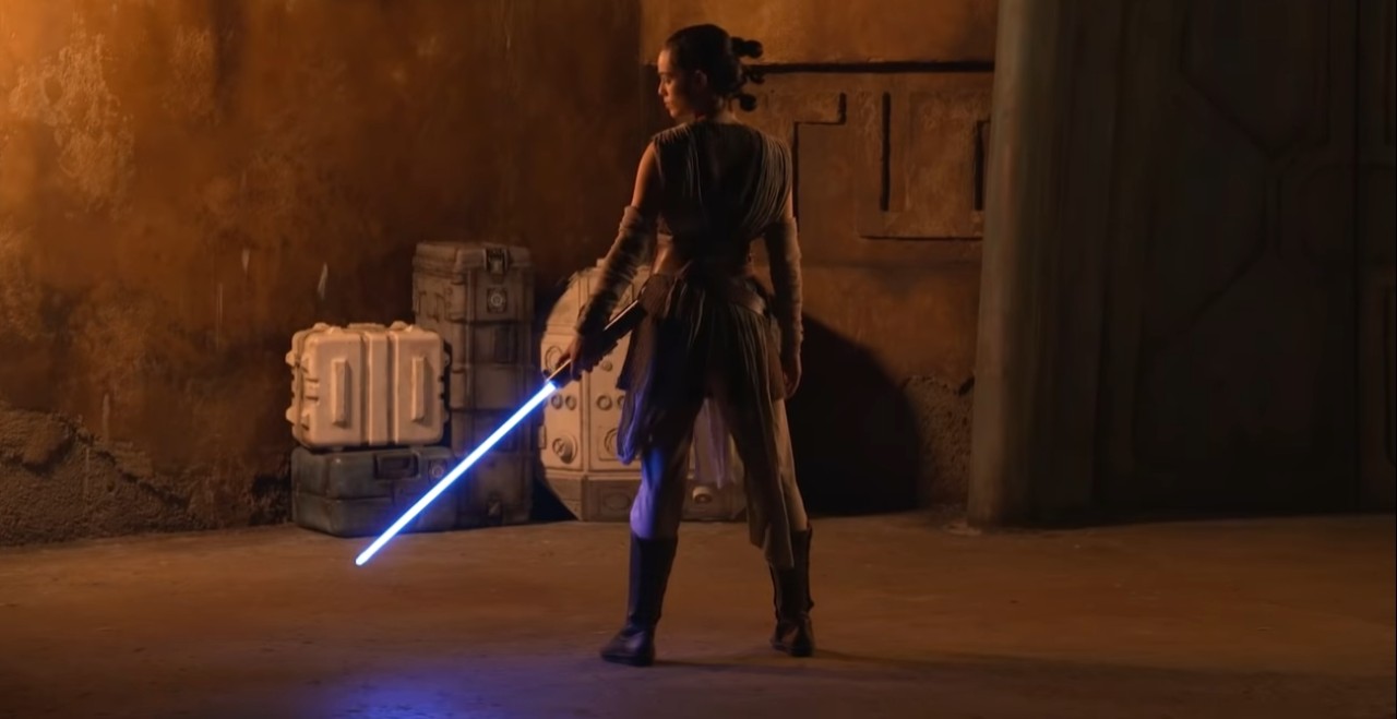 Disney 'gerçek' ışın kılıcını gösterdi! Tıpkı filmlerdeki gibi...