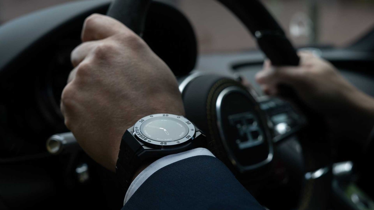 Bugatti'den uçuk olmayan fiyatıyla lüks akıllı saatler geliyor!