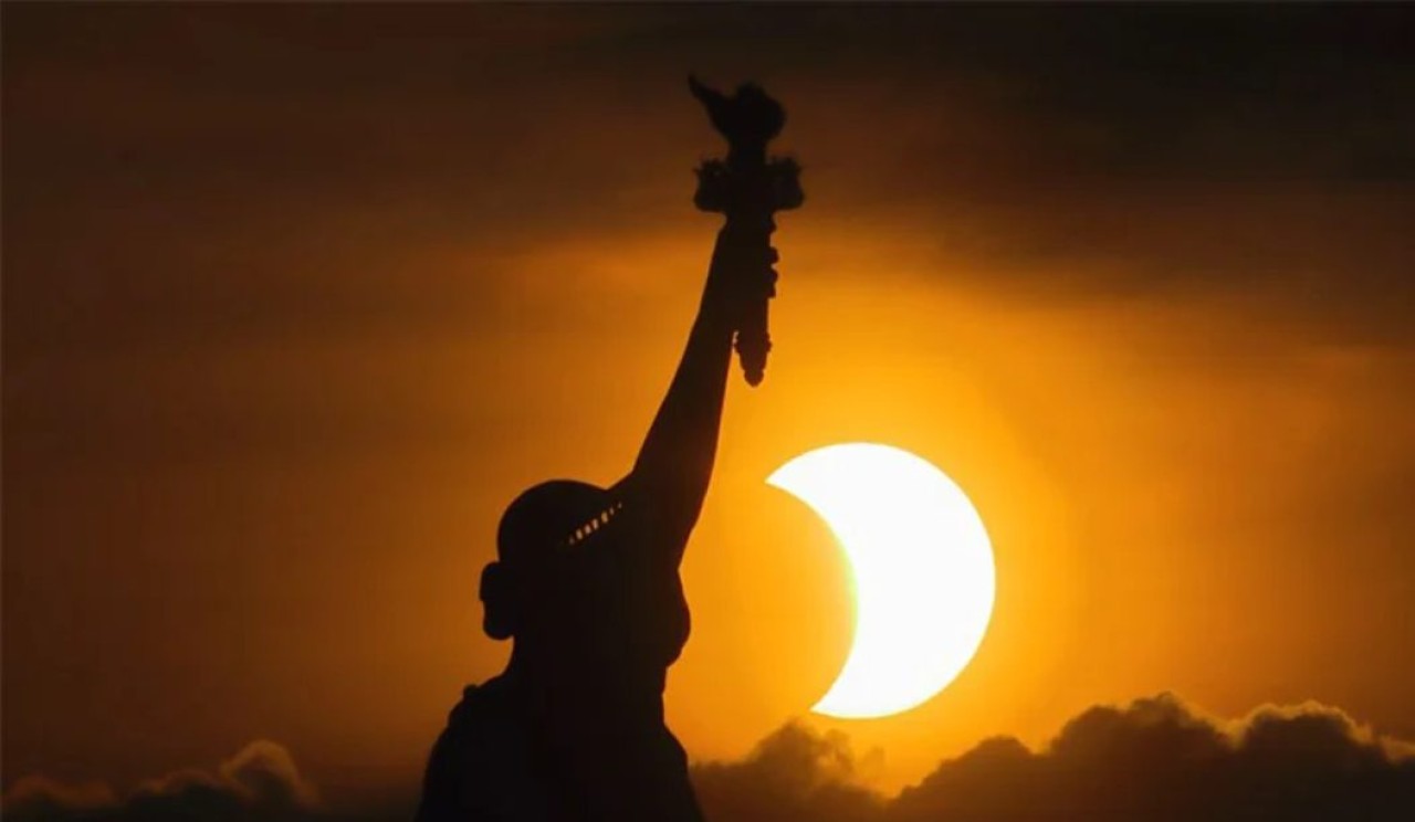 Ateş Çemberi adı verilen Güneş Tutulması gerçekleşti! İşte o muhteşem fotoğraflar...