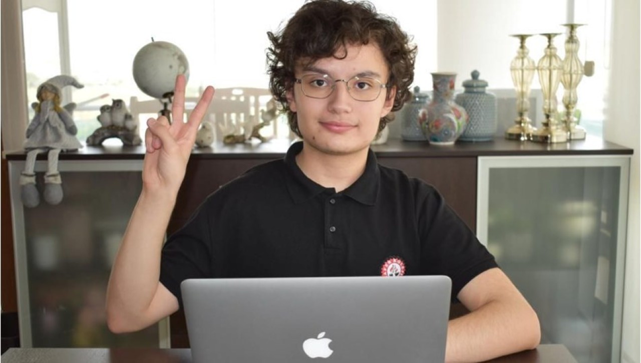 16 yaşındaki Türk öğrenci Apple'ın yarışmasını kazandı