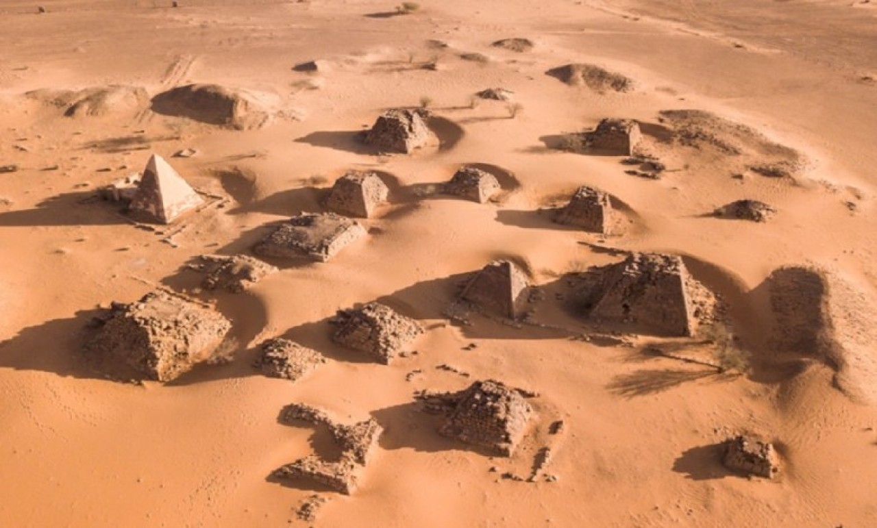 Arkeologlardan ilginç keşif! Eski İslam mezarları,  galaksiler gibi kümelenmiş…