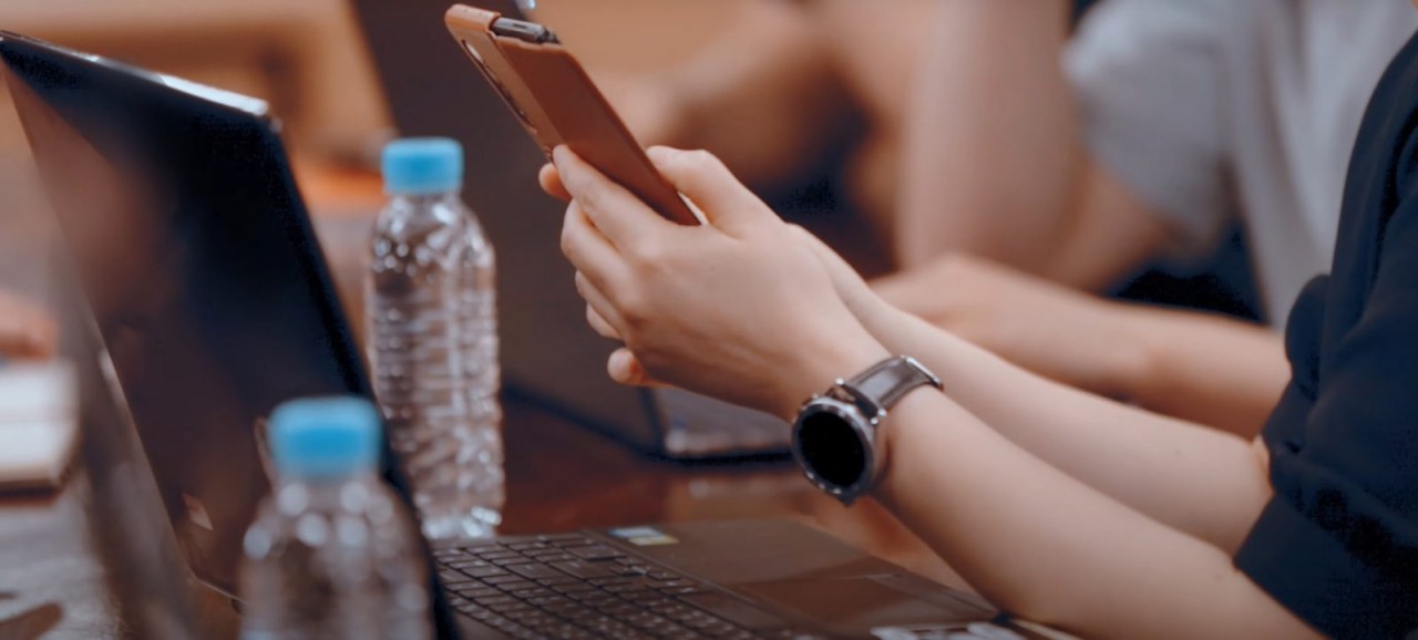 Samsung'un paylaştığı bir videoda Galaxy Z Fold 3 ve Galaxy Watch 4 gözüktü!