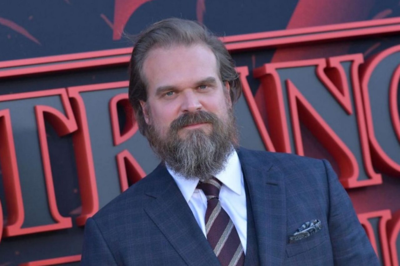 David Harbour'dan yürek burkan itiraf: Kedim sayesinde intiharın eşiğinden döndüm