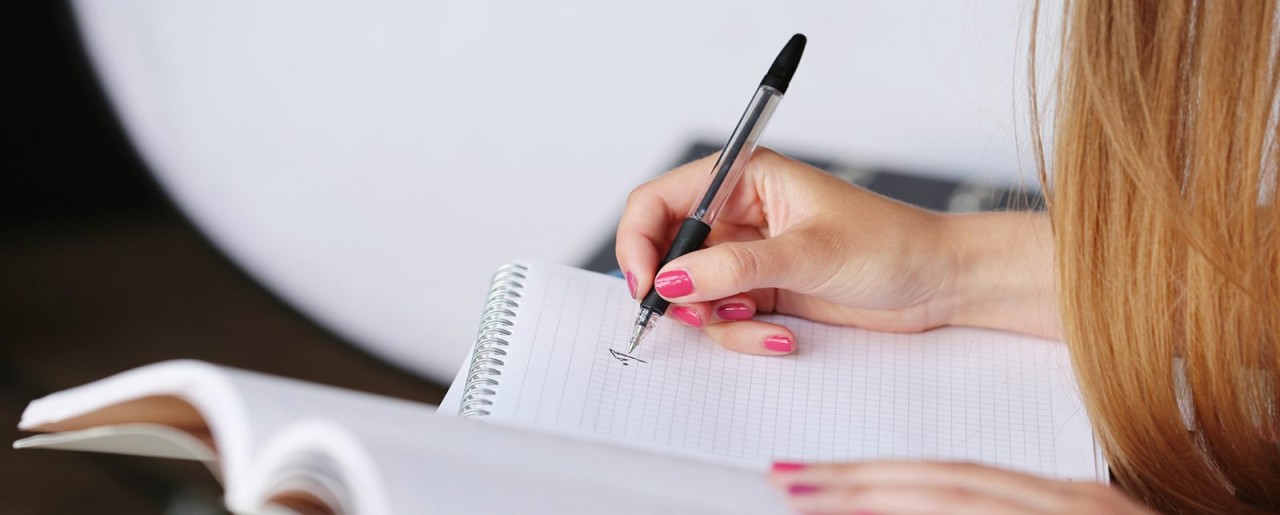 Yeni araştırma: Dil öğrenmek için kağıt-kalem şart!