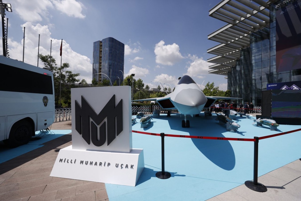 Milli Muharip Uçak,  2023'te hangardan çıkıyor! IDEF'te sergilendi...