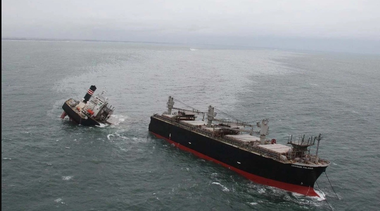 40 bin tonluk gemi ikiye ayrıldı!