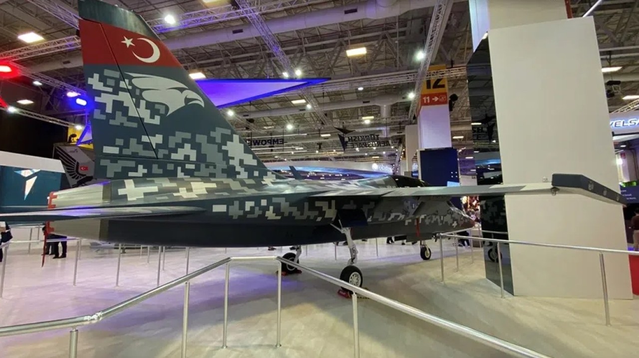 Tek motorlu avcı uçağı Hürjet,  IDEF 21'de sergilendi!