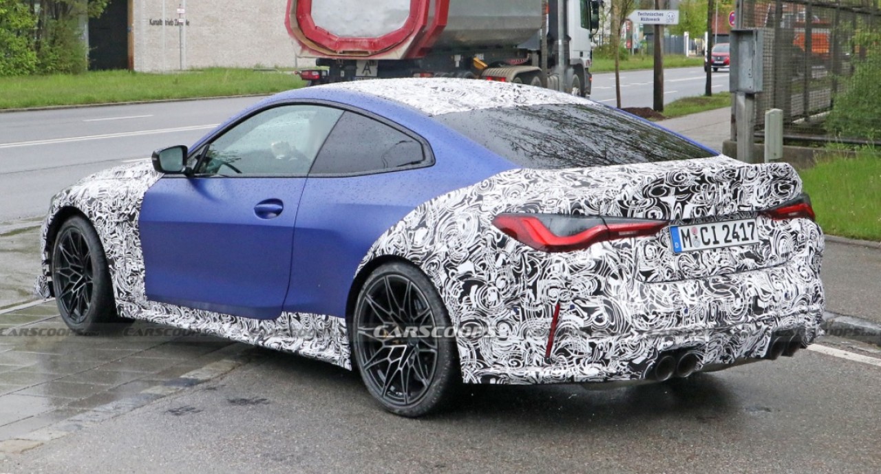 2023 BMW M4 CSL test sürüşü sırasında görüntülendi