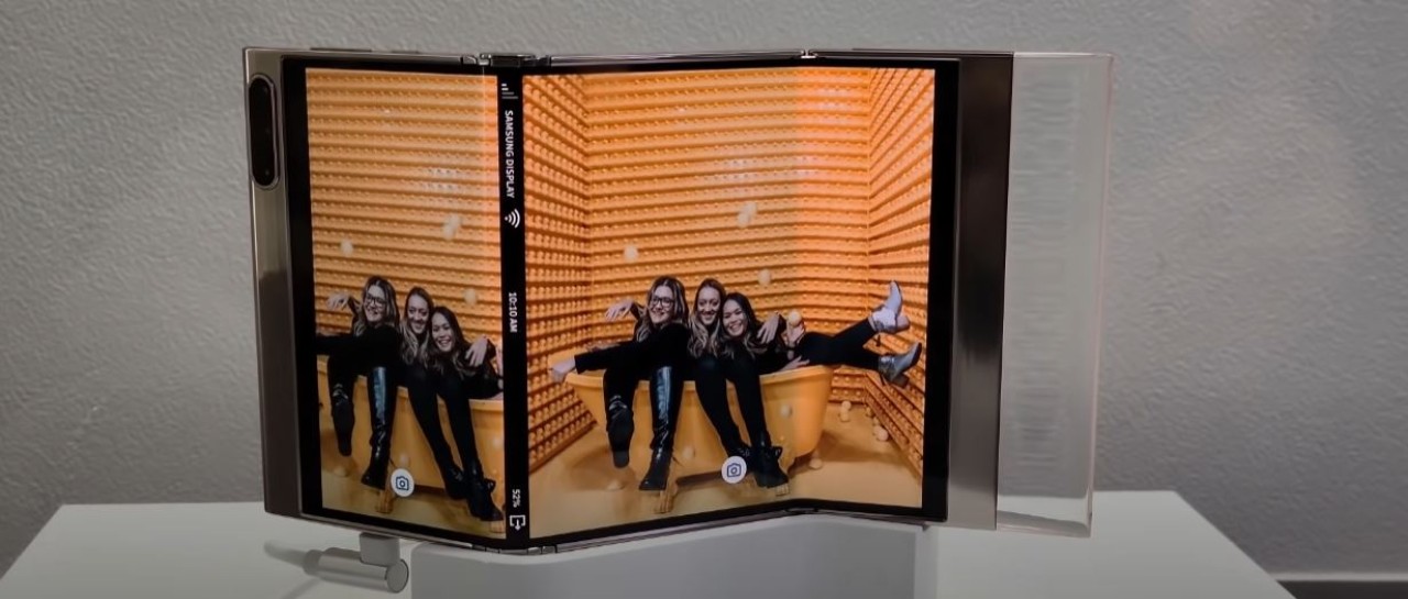 Samsung 3'e katlanabilen ekranını çalışır haldeki bir cihazda tanıttı!