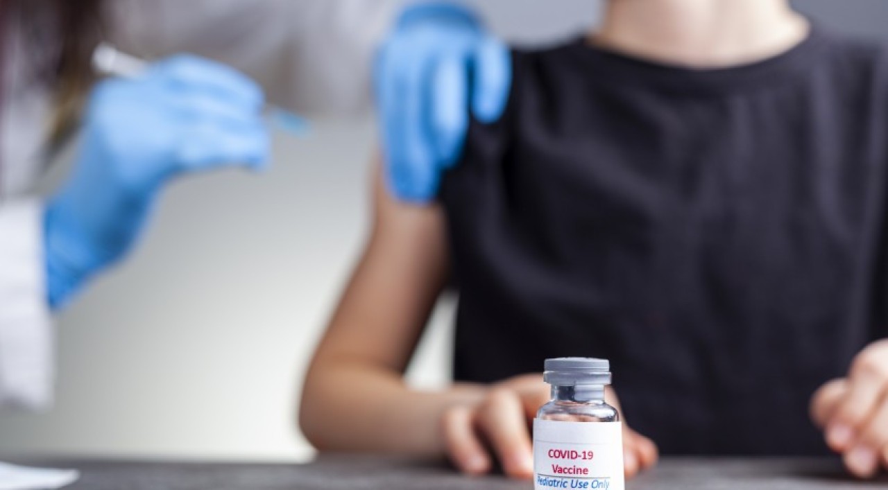 Babası aşı karşıtı olan 12 yaşındaki çocuk,  aşı olabilmek için mahkemeye başvurdu!