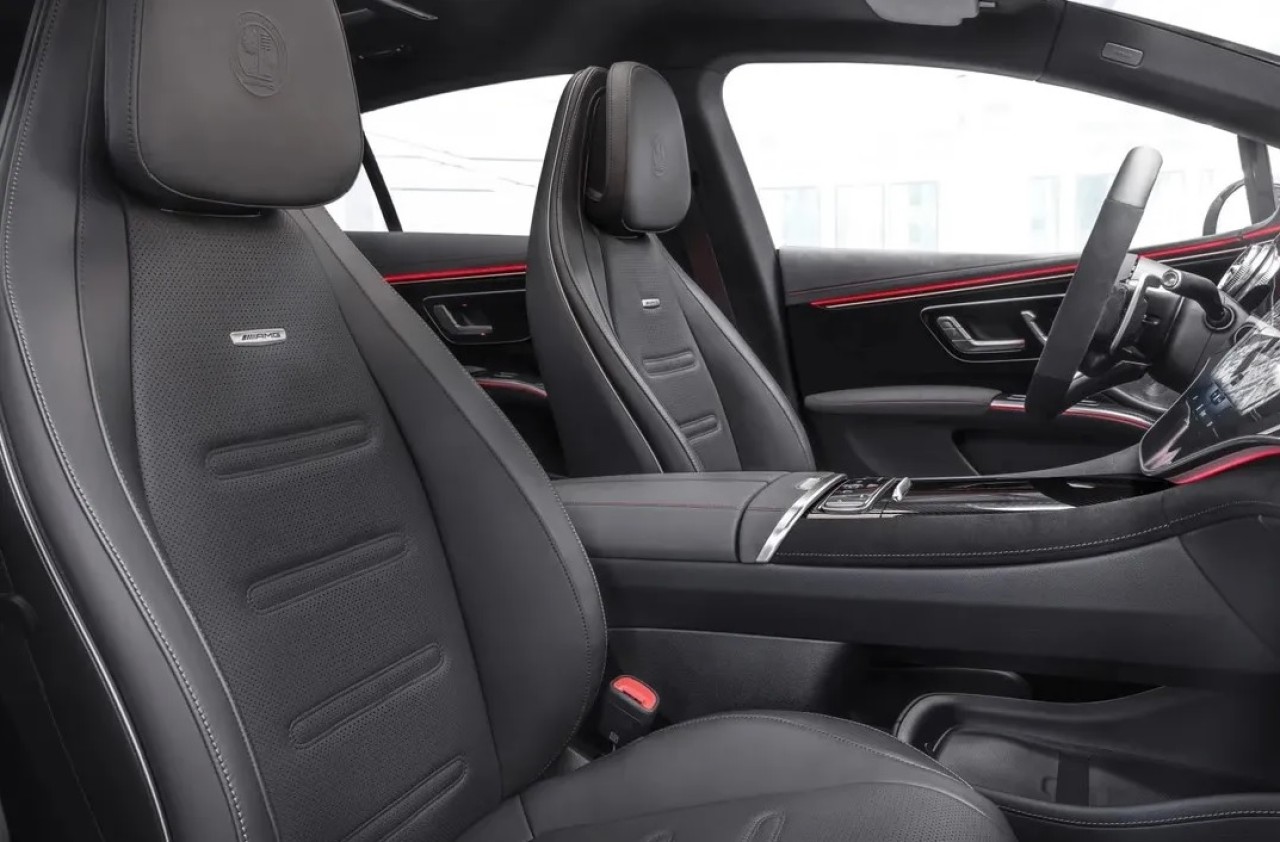 Mercedes-AMG,  ilk elektrikli modeli olan AMG EQS'i tanıttı