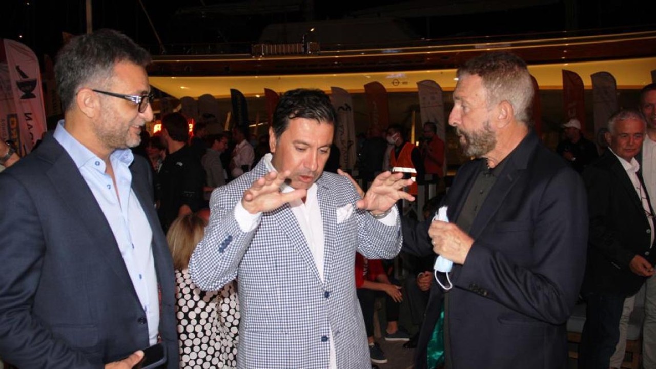 Ünlü yönetmen,  Türkiye'nin ilk süper kahraman dizisini çekmek için Bodrum'a geldi