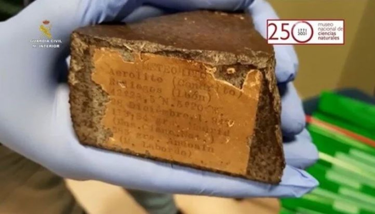 60 yıldır kayıp olan gök taşı satılmaya çalışılırken bulundu!