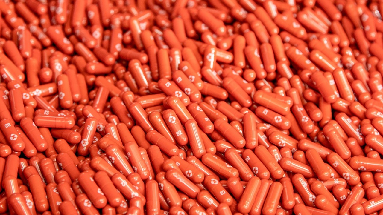 İlk COVID-19 hapı için acil kullanım onayı istendi!