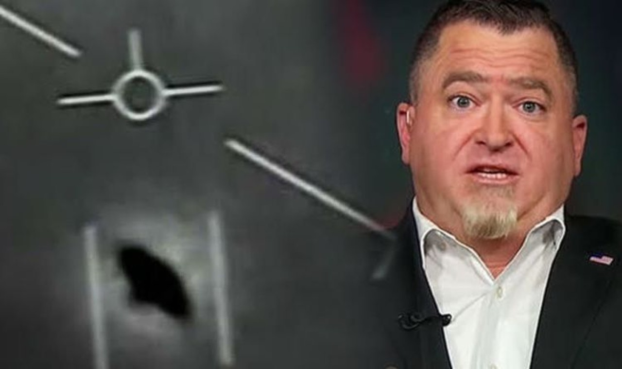 Eski Pentagon istihbaratçısı: UFO'lara yaklaşan pilotlar radyasyon yanıkları ve uzay-zaman bükülmesi yaşadılar