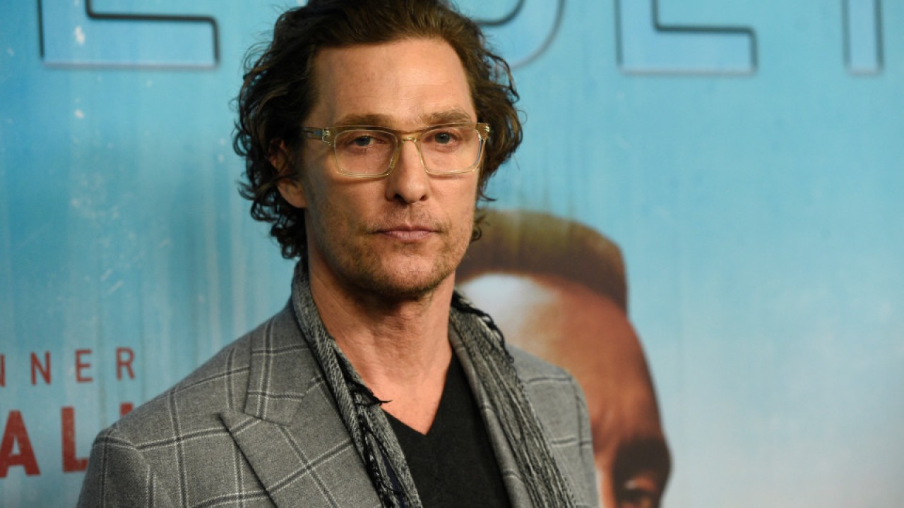 Matthew McConaughey valilikten vazgeçtiğini duyurdu!