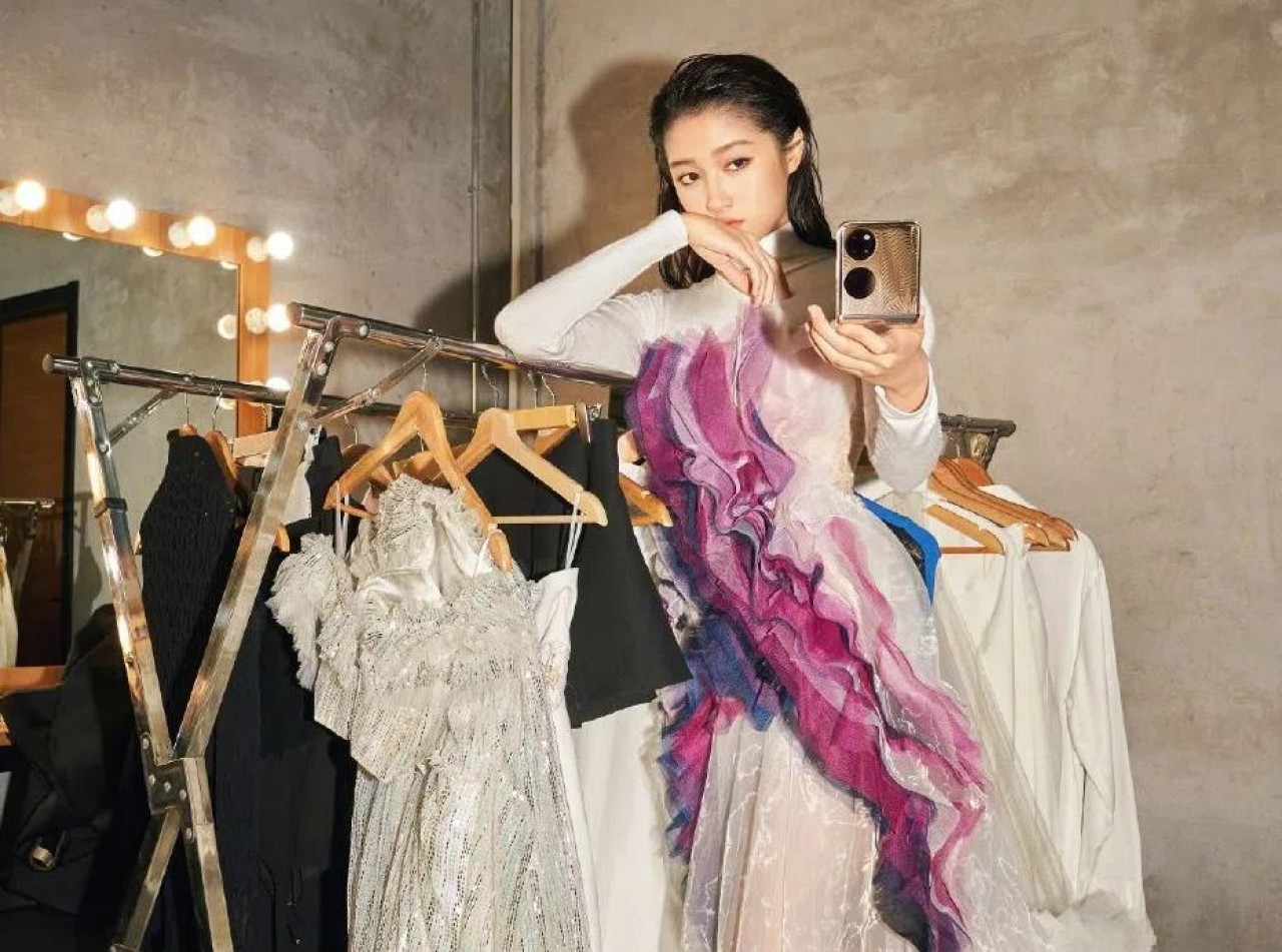 İşte Huawei'nin ilk katlanabilir telefonu: Huawei P50 Pocket